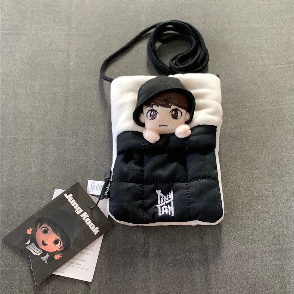BTS Tiny Tan Jung Kook Hand Warmer Pouch- BigHit Entertainment
